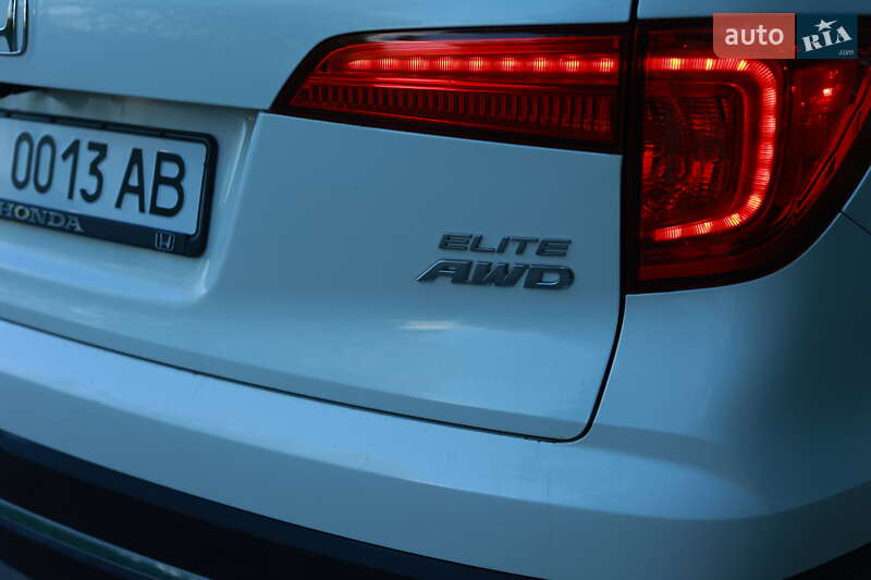 Внедорожник / Кроссовер Honda Pilot 2017 в Киеве