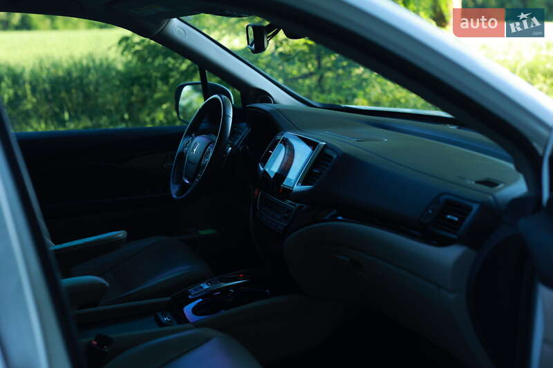 Внедорожник / Кроссовер Honda Pilot 2017 в Киеве