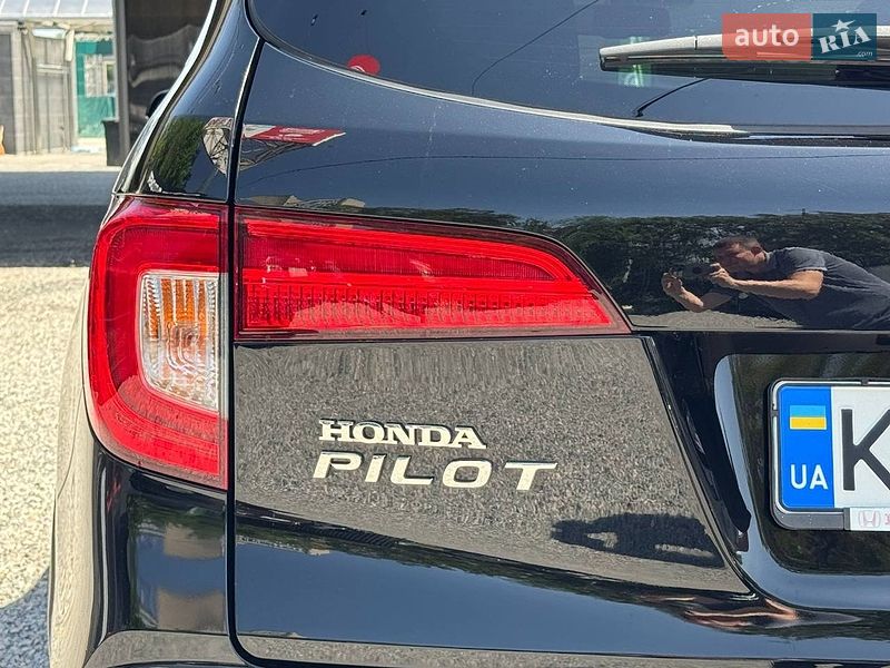 Внедорожник / Кроссовер Honda Pilot 2017 в Днепре