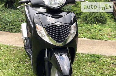 Макси-скутер Honda SH 150 2007 в 
