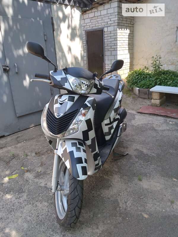 Макси-скутер Honda SH 150 2012 в Киеве