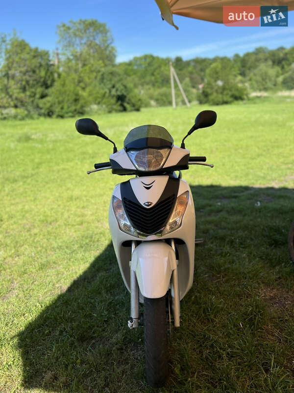 Макси-скутер Honda SH 150 2012 в Белой Церкви