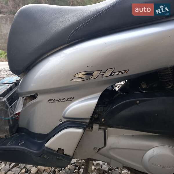 Макси-скутер Honda SH 150 2012 в Солотвине