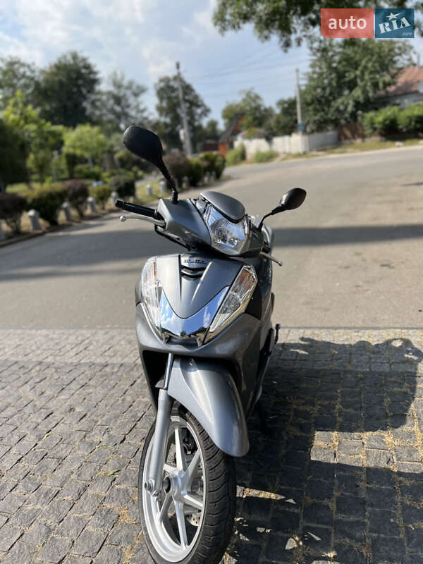 Мотоцикл Классик Honda SH 300i 2014 в 