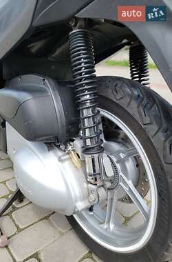 Макси-скутер Honda SH 300i 2013 в 