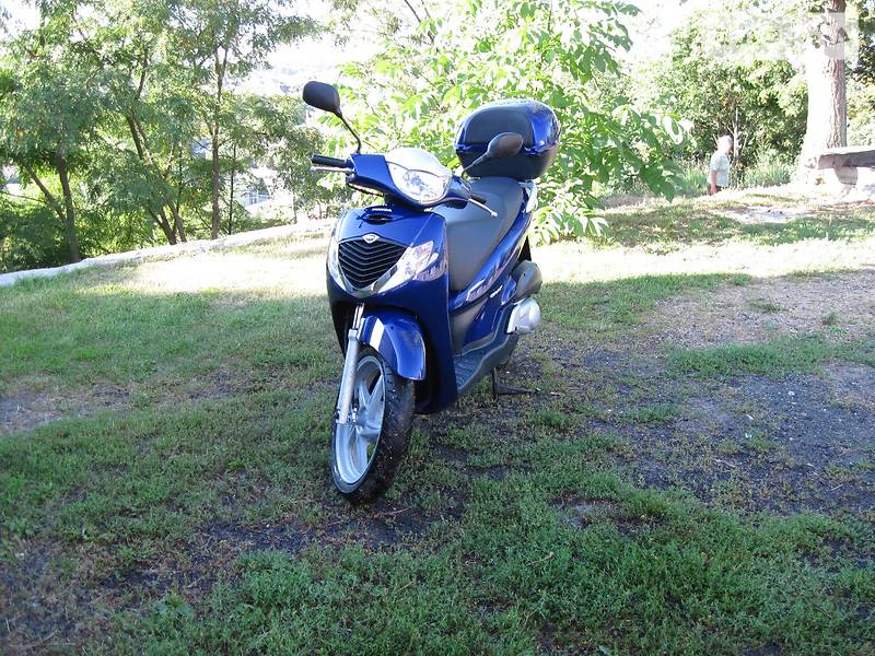 Макси-скутер Honda SH 50 2008 в Чернигове