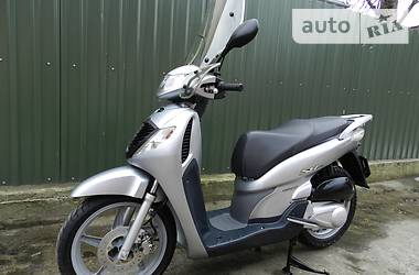 Макси-скутер Honda SH 50 2009 в Ровно