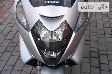 Макси-скутер Honda Silver Wing 400 2005 в Нововолынске