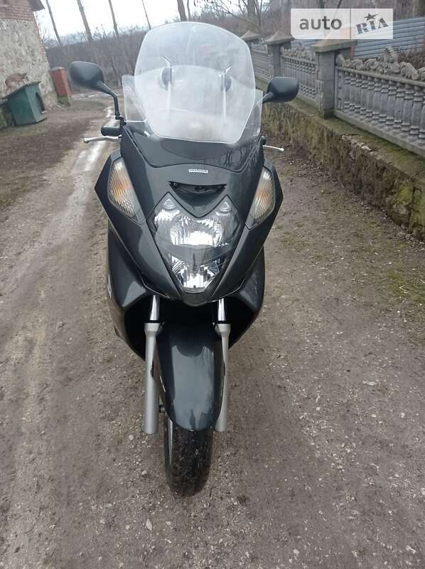 Макси-скутер Honda Silver Wing 600 2001 в Тернополе