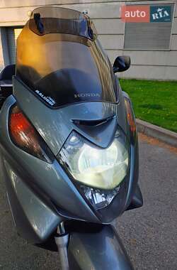 Макси-скутер Honda Silver Wing 600 2001 в 