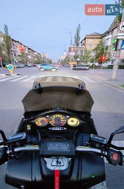 Макси-скутер Honda Silver Wing 600 2001 в 