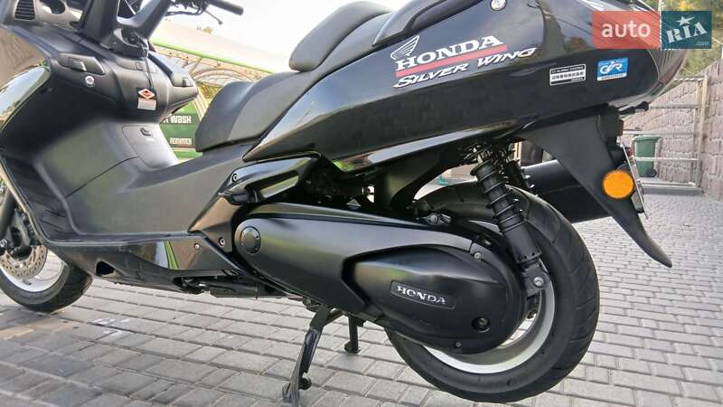 Макси-скутер Honda Silver Wing 600 2008 в Кропивницком