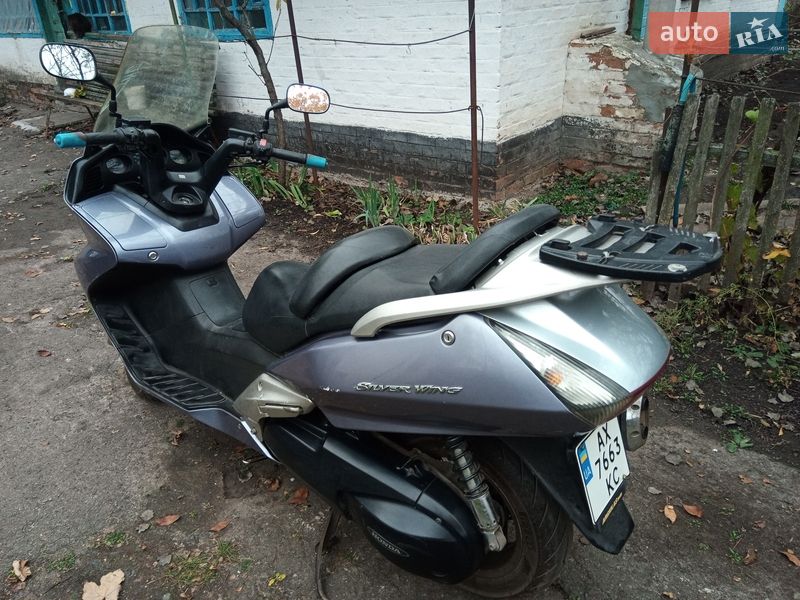 Honda Silver Wing 600 2004
