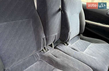 Минивэн Honda Stream 2002 в 