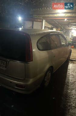 Минивэн Honda Stream 2003 в 