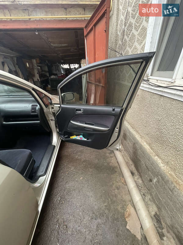 Минивэн Honda Stream 2003 в Березовке фото 13 Минивэн Honda Stream 2003 в Березовке