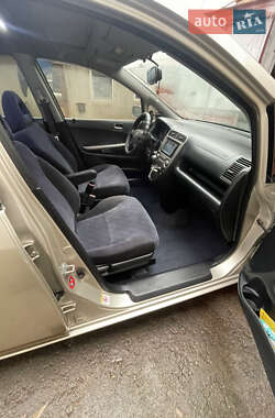 Минивэн Honda Stream 2003 в 