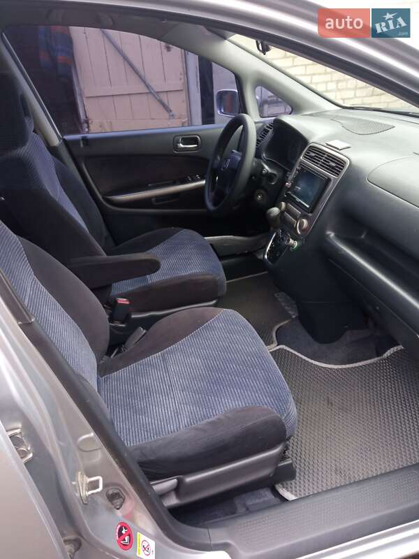 Минивэн Honda Stream 2001 в Полтаве фото 8 Минивэн Honda Stream 2001 в Полтаве