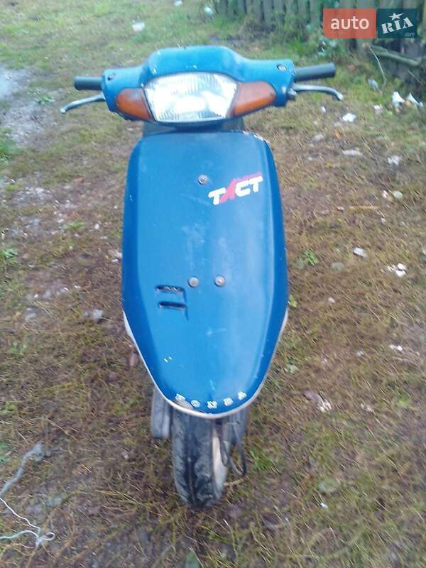 Скутер Honda Tact AF-16 2005 в Лугинах