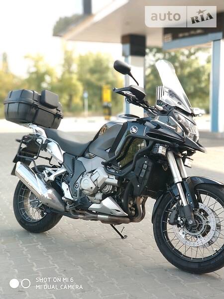 Мотоцикл Многоцелевой (All-round) Honda VFR 1200F 2014 в Днепре