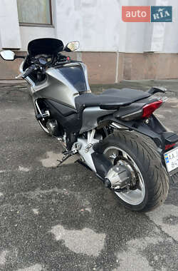 Мотоцикл Спорт-туризм Honda VFR 1200F 2010 в 
