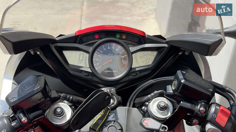Мотоцикл Спорт-туризм Honda VFR 1200F 2011 в Одесі