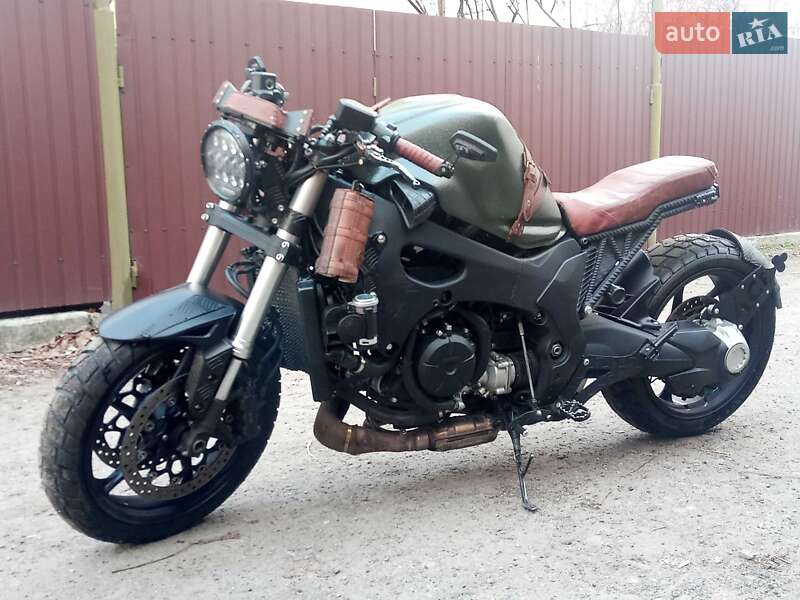 Кафе рейсер Honda VFR 1200F 2011 в Києві