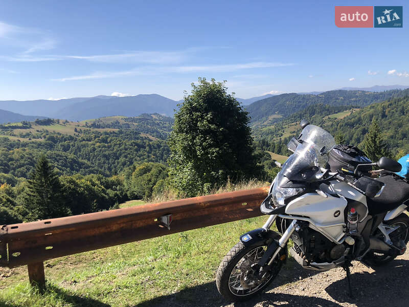 Мотоцикл Туризм Honda VFR 1200X Crosstourer 2013 в Ивано-Франковске фото 10 Мотоцикл Туризм Honda VFR 1200X Crosstourer 2013 в Ивано-Франковске