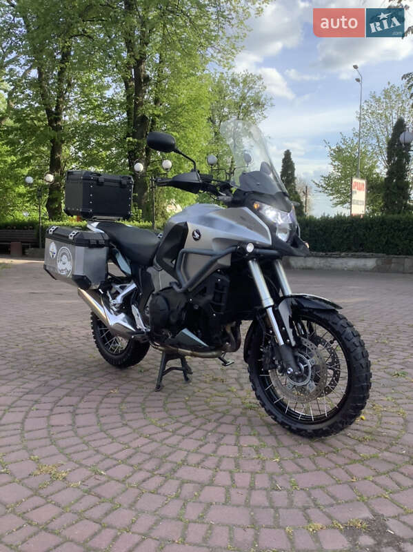 Мотоцикл Багатоцільовий (All-round) Honda VFR 1200X Crosstourer 2012 в 