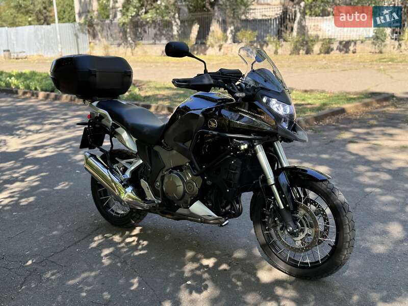 Мотоцикл Туризм Honda VFR 1200X Crosstourer 2012 в 