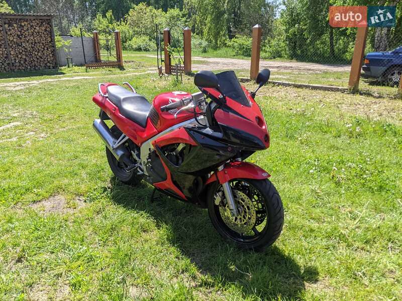 Мотоцикл Спорт-туризм Honda VFR 750F 1995 в 