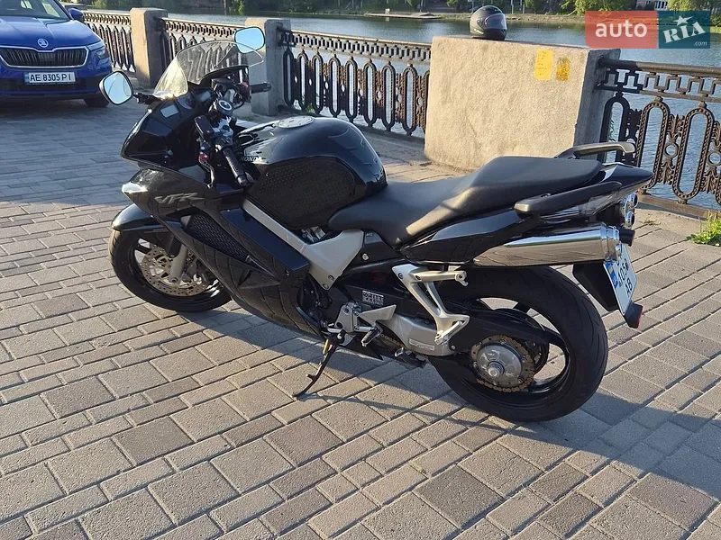 Honda VFR 800 VTEC 2004