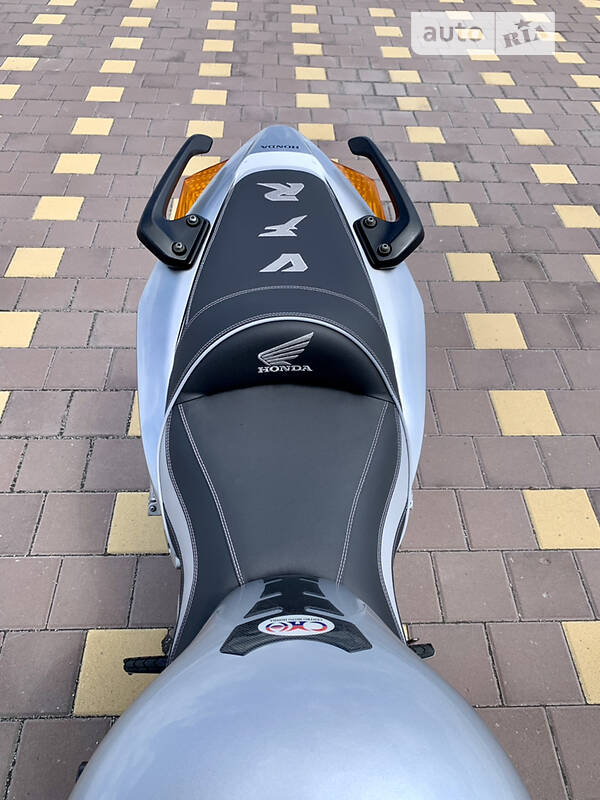 Мотоцикл Спорт-туризм Honda VFR 800 2005 в Киеве