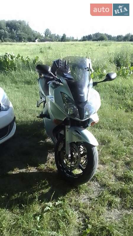 Спортбайк Honda VFR 800 2003 в Киеве