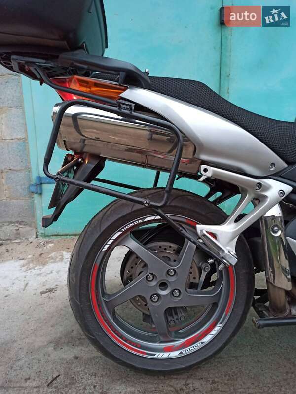 Мотоцикл Спорт-туризм Honda VFR 800F Interceptor 2004 в Бердичеві
