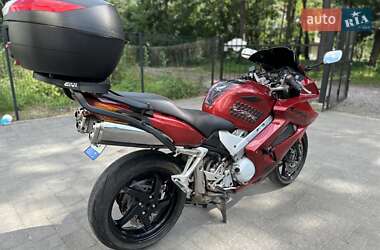 Мотоцикл Спорт-туризм Honda VFR 800F Interceptor 2004 в 
