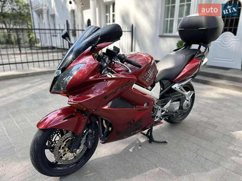 Мотоцикл Спорт-туризм Honda VFR 800F Interceptor 2004 в 