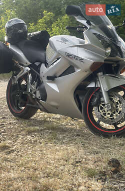 Мотоцикл Спорт-туризм Honda VFR 800F Interceptor 2002 в 