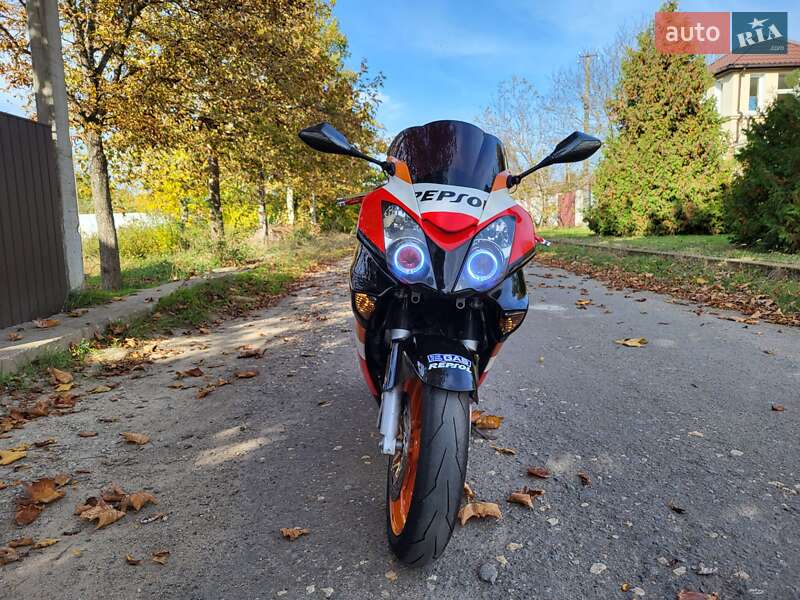 Мотоцикл Спорт-туризм Honda VFR 800F Interceptor 2002 в Великодолинському фото 2 Мотоцикл Спорт-туризм Honda VFR 800F Interceptor 2002 в Великодолинському