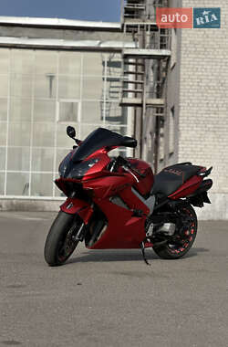 Спортбайк Honda VFR 800F Interceptor 2003 в 