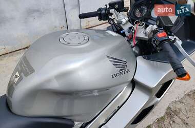 Мотоцикл Спорт-туризм Honda VFR 800F Interceptor 1998 в 