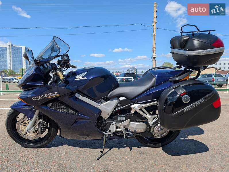 Honda VFR 800F Interceptor 2003