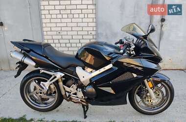 Мотоцикл Спорт-туризм Honda VFR 800F Interceptor 2008 в 
