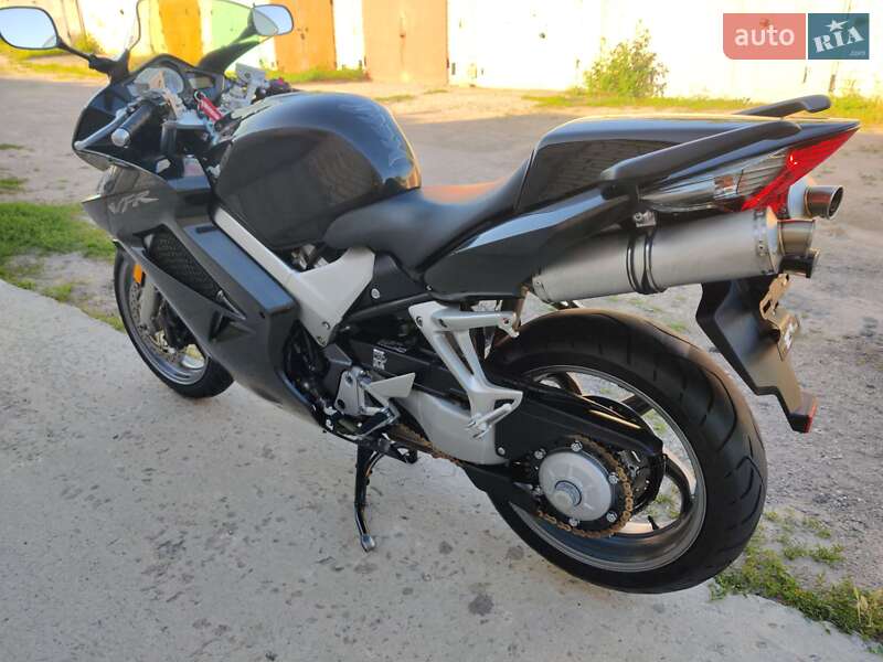 Мотоцикл Спорт-туризм Honda VFR 800F Interceptor 2008 в Кременчуці