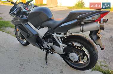 Мотоцикл Спорт-туризм Honda VFR 800F Interceptor 2008 в 