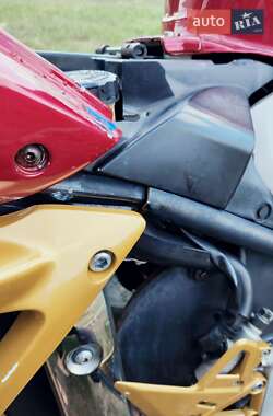 Мотоцикл Спорт-туризм Honda VFR 800F Interceptor 2003 в 