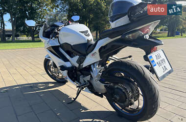 Мотоцикл Спорт-туризм Honda VFR 800F Interceptor 2016 в 