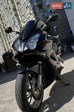 Мотоцикл Спорт-туризм Honda VFR 800F Interceptor 2006 в 