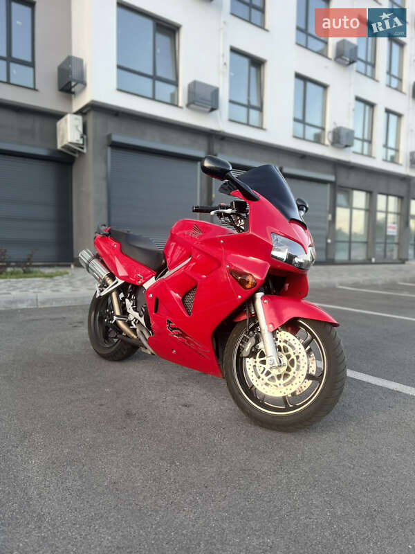 Мотоцикл Спорт-туризм Honda VFR 800F Interceptor 1999 в Чернигове