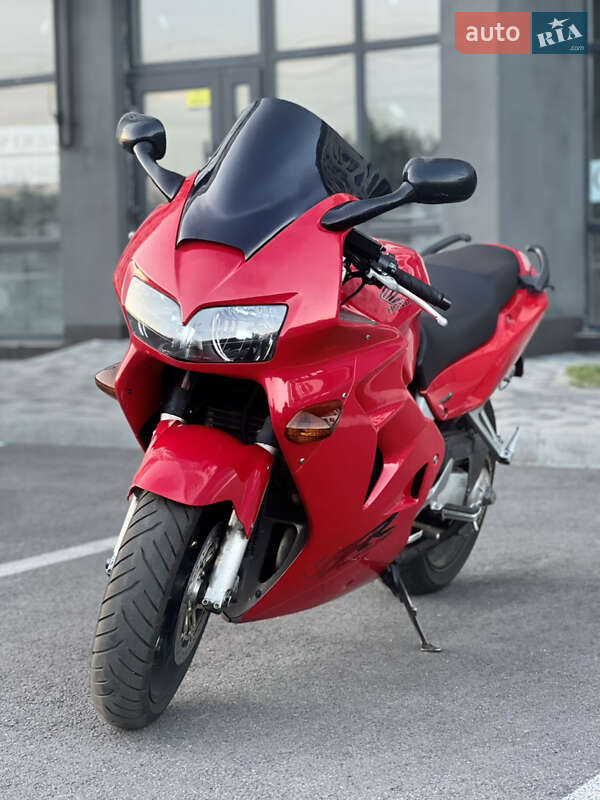 Мотоцикл Спорт-туризм Honda VFR 800F Interceptor 1999 в Чернигове